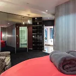Amazingly Luxurious Loft Apartment, Soho - 3 Bedrooms, 2 Bath & Office