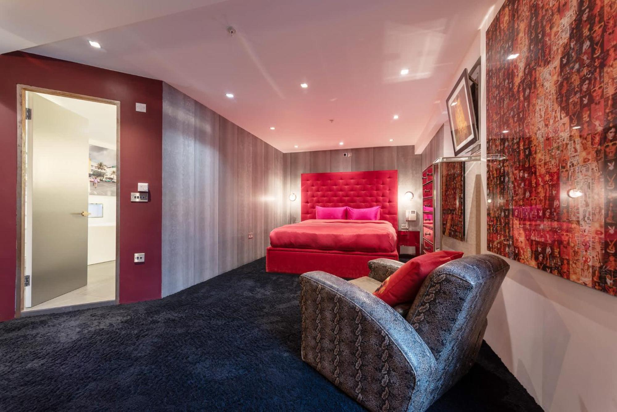 Amazingly Luxurious Loft Apartment, Soho - 3 Bedrooms, 2 Bath & Office *