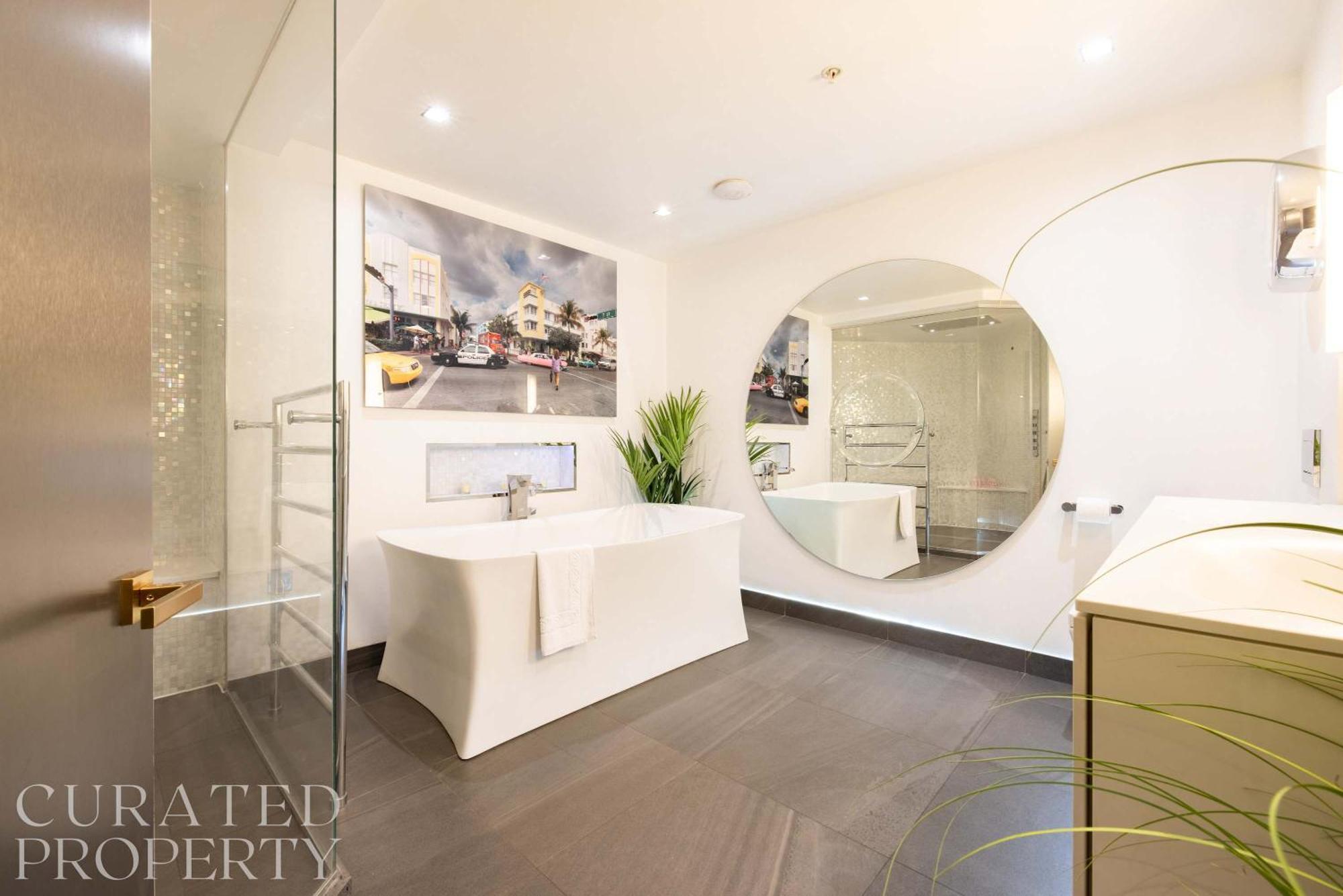 Apartment Amazingly Luxurious Loft Apartment, Soho - 3 Bedrooms, 2 Bath & Office London