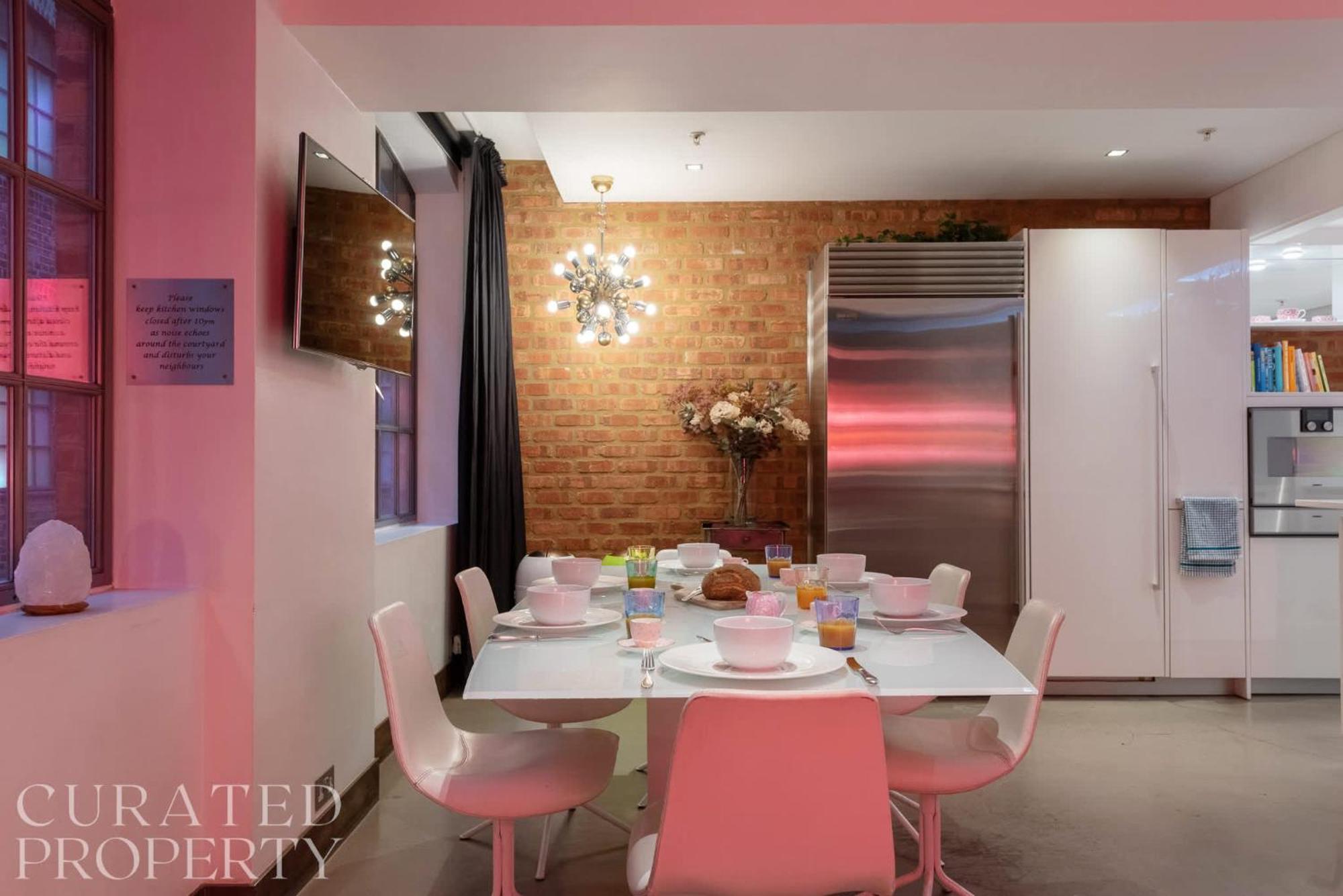 Amazingly Luxurious Loft Apartment, Soho - 3 Bedrooms, 2 Bath & Office Appartamento Londra