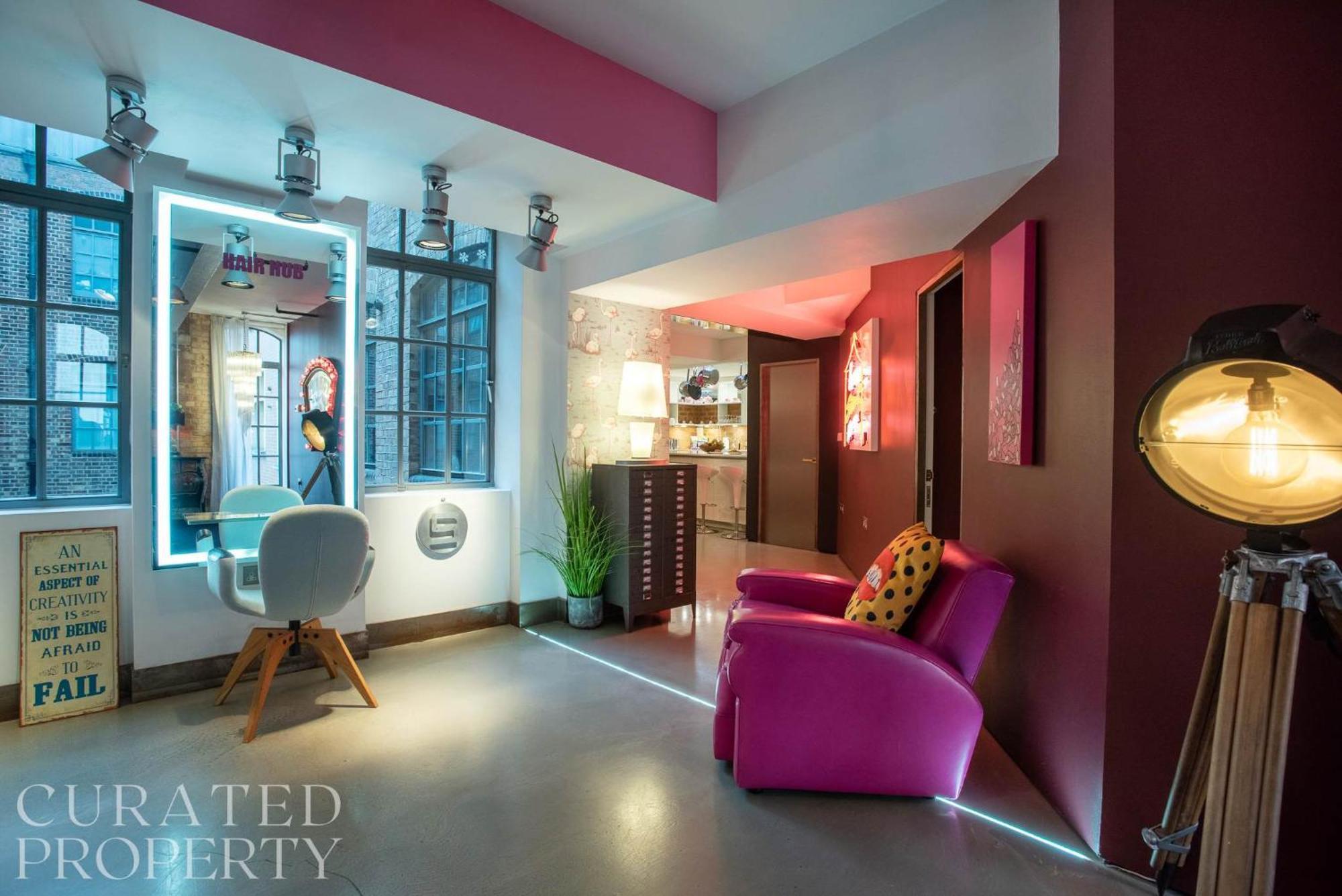 Amazingly Luxurious Loft Apartment, Soho - 3 Bedrooms, 2 Bath & Office Apartment