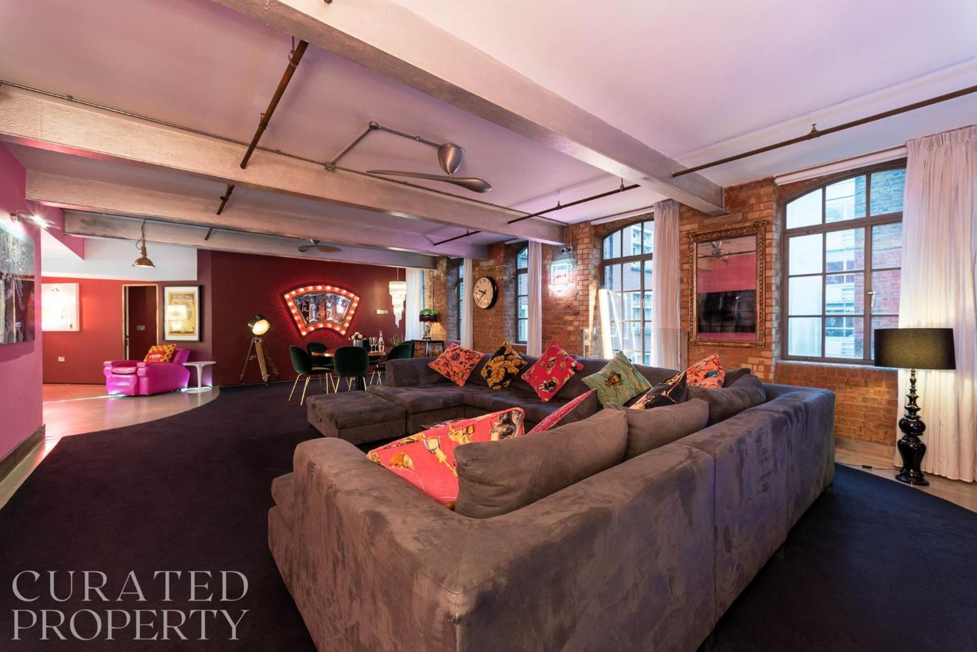 Amazingly Luxurious Loft Apartment, Soho - 3 Bedrooms, 2 Bath & Office * London